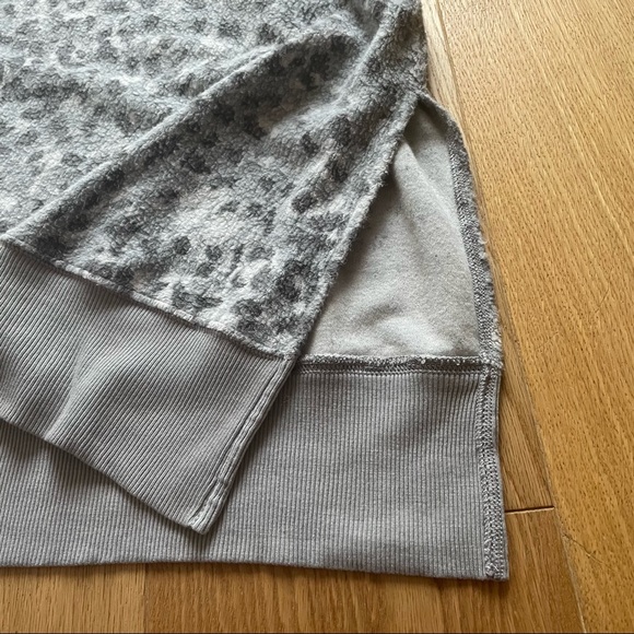 NWT AERIE OVERSIZED LEOPARD SWEATER - XS - Picture 9 of 15